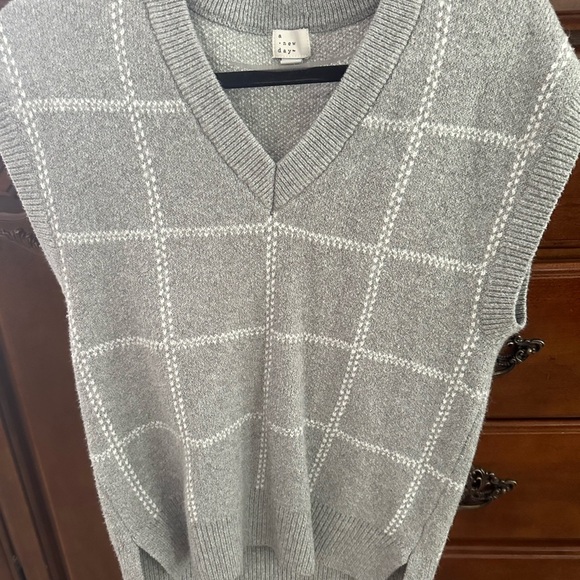 Gray V-Neck Sweater Vest - Picture 1 of 8